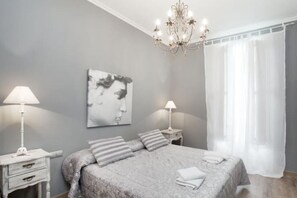 4 quartos, ferros/tábuas de passar roupa, Wi-Fi