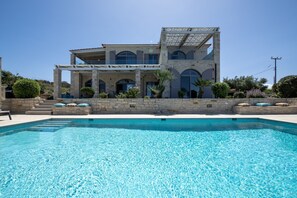 Villa | 3 bedrooms, desk - Villa Aurora Luxurius Living (Rethymno)