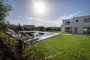 Βίλα | 6 υπνοδωμάτια, γραφείο 