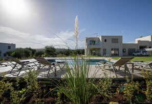 Villa | 6 bedrooms, desk