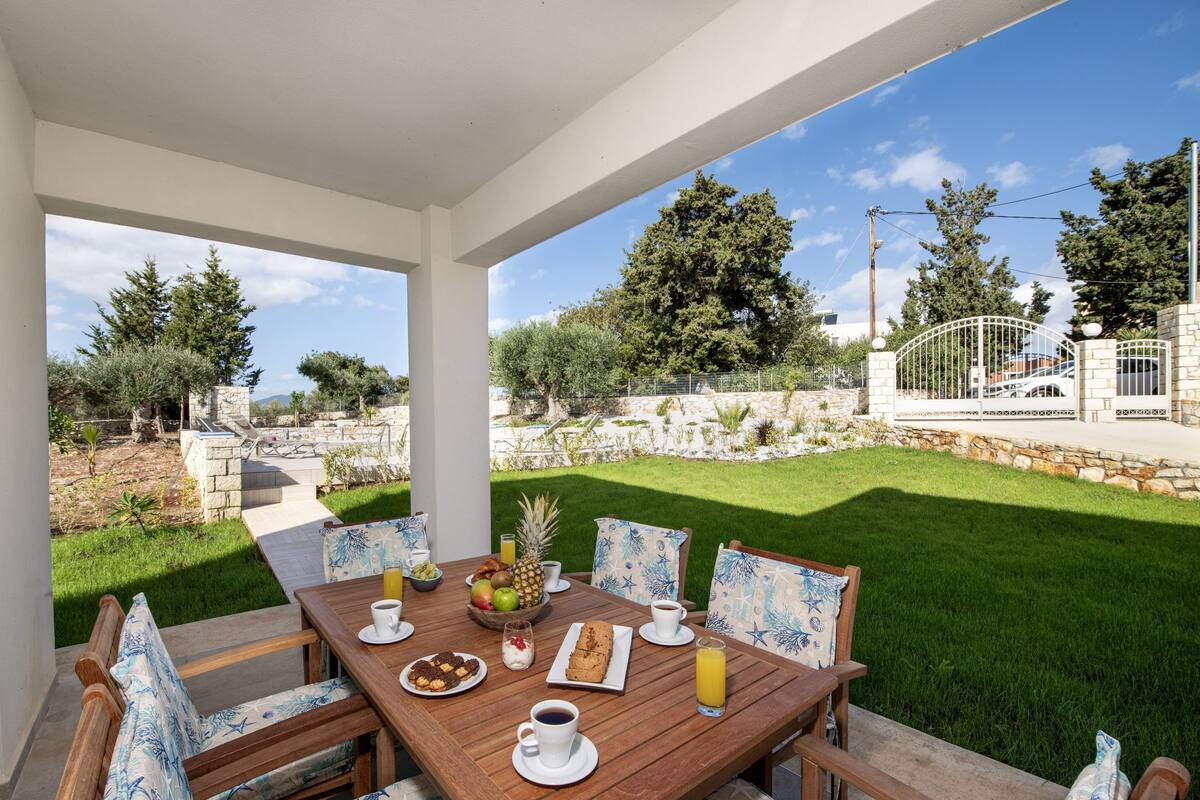 Villa | 6 bedrooms, desk