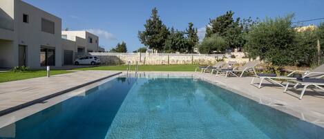 Villa | 6 bedrooms, desk