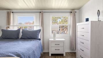 3 habitaciones, tabla de planchar con plancha, cuna de viaje y wifi