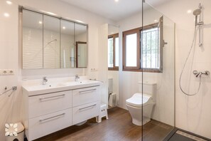 Douche, séchoir à cheveux