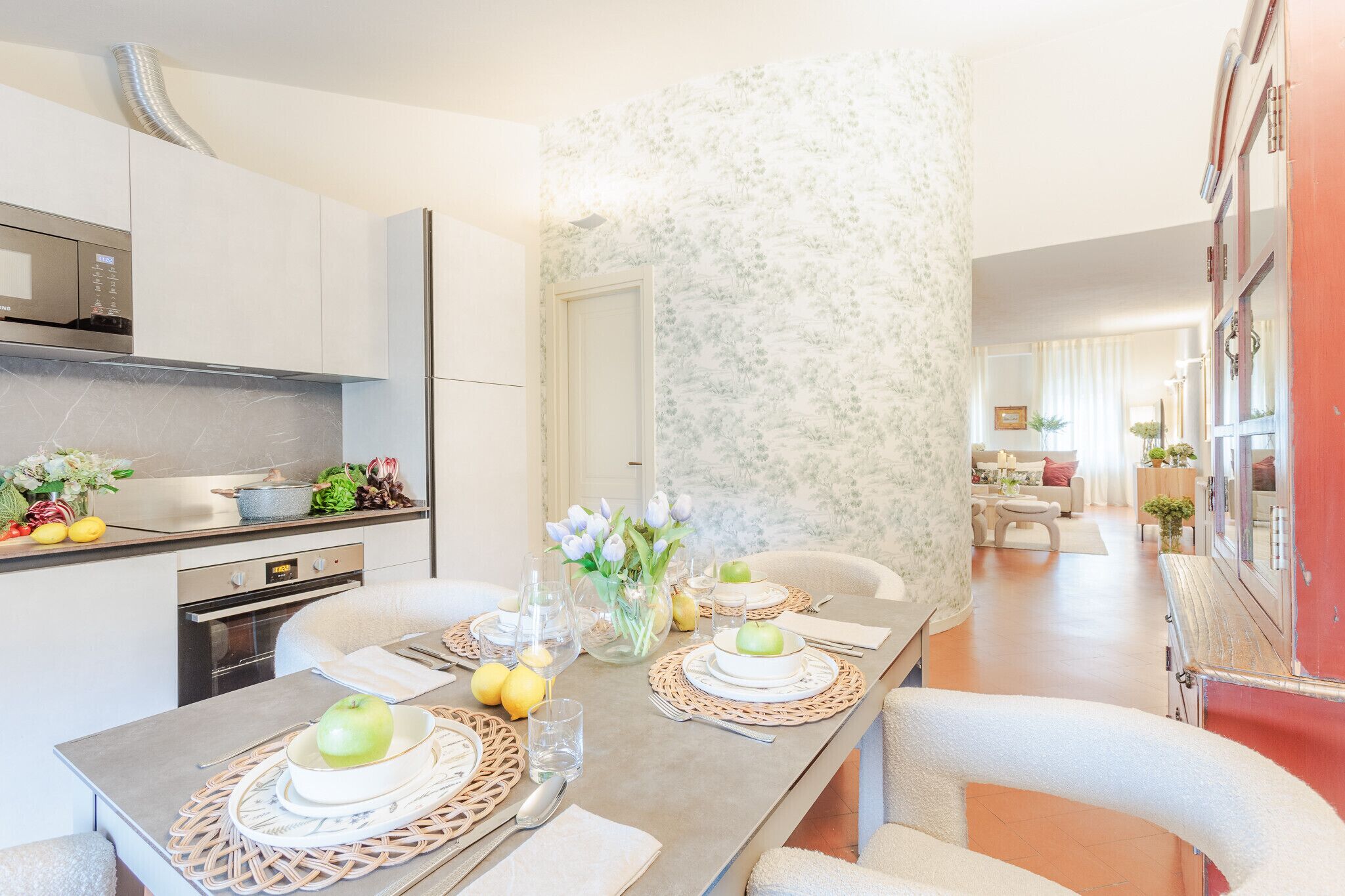 Kühlschrank, Mikrowelle, Ofen, Geschirrspüler