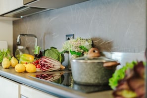 ثلاجة، ميكروويف، فرن، غسالة أطب�اق