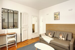Living area - Le Chat Botté - Versailles (Versailles)