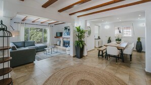 Unclassified image, 2 of 34, button - Casa Cali with Large Private Heated Pool (Balcó al Mar)