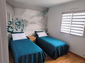 3 soverom, strykejern/-brett, reiseseng for barn og wi-fi (inkludert)