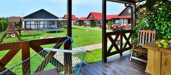 Single-story Holiday Homes With Terraces