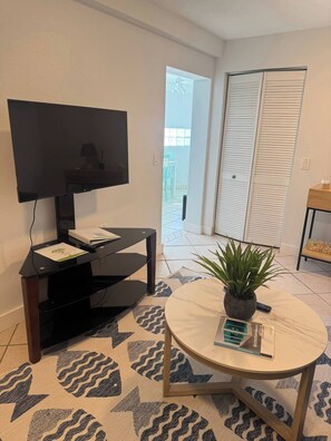 Interior - Low Rates for longer stays! Perfect Location!  
Steps to Beach!/Heated pool! (Holmes Beach)