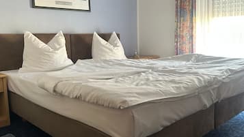 Basic Double or Twin Room | Desk, free WiFi, bed sheets