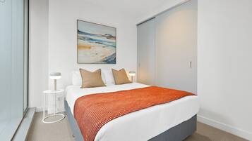 1 bedroom, desk, iron/ironing board, WiFi