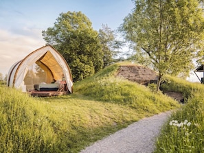 Exclusive Tent, 1 Bedroom, Non Smoking, River View | Individually furnished, free WiFi, bed sheets - Fort Vuren (Vuren)