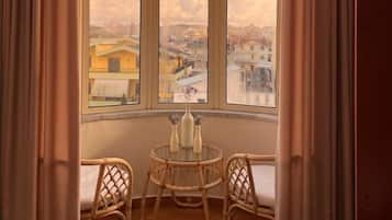 Estúdio conforto, sacada, vista para a colina | 1 quarto, quartos à prova de som, Wi-Fi de cortesia, roupa de cama