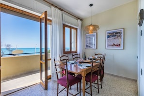 Dining - Rossetti 3 - Two Bedroom Apartment, Sleeps 4 (Marina di Cecina)