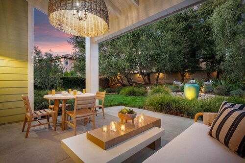 Lighthouse Dreams - Mesa Stunner Near the Beach