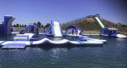 Cozy and Compact 4-bedroom house with WiFi, AC in charming Rivergums Baldivis