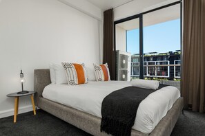 2 quartos, cofres nos quartos, ferros/tábuas de passar roupa, Wi-Fi