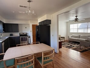 Interior - Ideal location close to Texas Tech, University Medical Center, Covenant Hospital (Lubbock)
