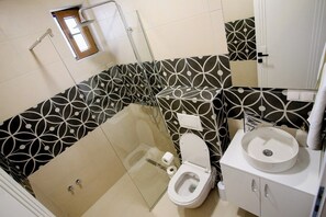 Appartamento Comfort, balcone, vista giardino | Bagno