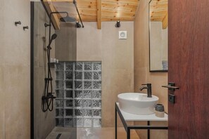 Superior Double Room (22) | Bathroom - 12 Pyles Living History (Ioannina)