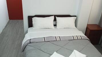 2 makuuhuonetta, silitysrauta/-lauta, Wi-Fi, vuodevaatteet