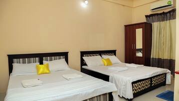 Escritorio y espacio para trabajar con laptop