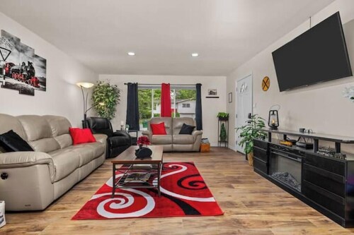 Renovated home near Six Flags on quiet street - Kid & Pet Friendly