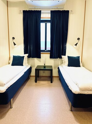 Chambre avec lits jumeaux | Bureau, Wi-Fi gratuit