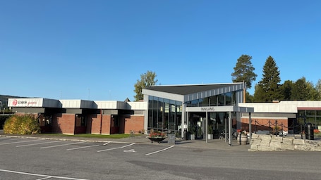 Front of property. Slobrua Riggen