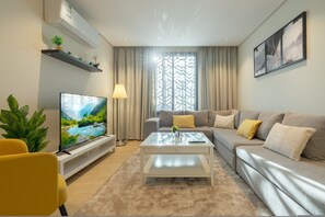 TV - Qurtoba big apartment all yours (Riyadh)