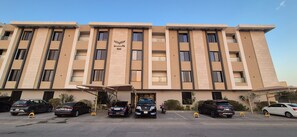 Exterior - Qurtoba big apartment all yours (Riyadh)