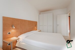 Bureau, lits bébé (en supplément), Wi-Fi gratuit, draps fournis