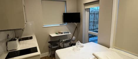 1 bedroom, WiFi, bed sheets