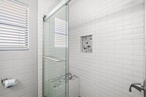 Shower, hair dryer, towels - Baby Blue- family friendly, pet friendly, wifi, great gulf views! (Cape San Blas)
