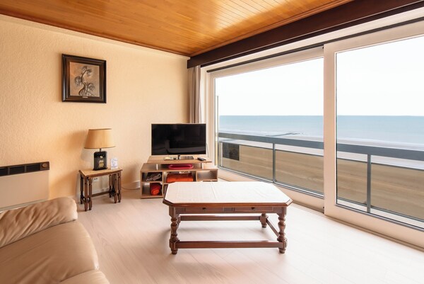 Apartment In Middelkerke, Beach Views - Middelkerke