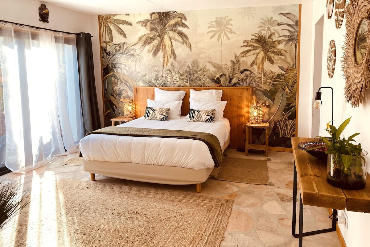 Phòng Suite Deluxe, quang cảnh đồi núi | Truy cập Internet không dây miễn phí, trang trí khác biệt 