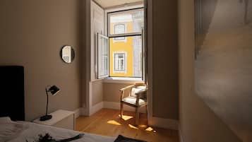 2 bedrooms, iron/ironing board, free WiFi