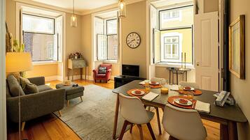 Apartment | Living area | Flat-screen TV