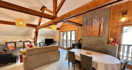 Spacious, self-contained 140 m² apartment parking and resort shuttle bus 100 m away