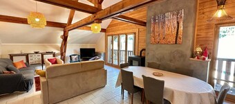 Spacious, self-contained 140 mÂČ apartment parking and resort shuttle bus 100 m away