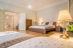 2 bedrooms, iron/ironing board, free WiFi, bed sheets - 2 Bed Flat - Sleeps 6 - Pets - Wifi (Prague)