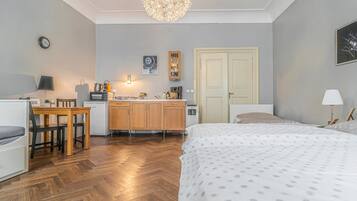 Apartment | 1 bedroom, iron/ironing board, free WiFi, bed sheets