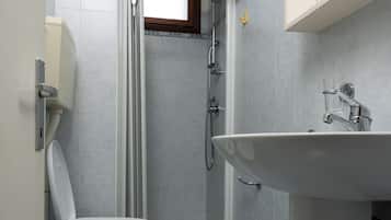 Apartment, 2 Bedrooms, Balcony, Ocean View | Bathroom