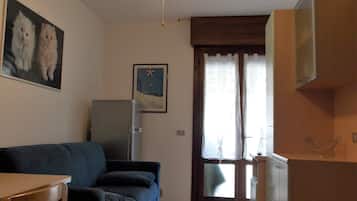 Appartamento, 1 camera da letto, terrazzo | Area soggiorno