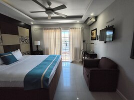 Estudio Premium | Tabla de planchar con plancha, wifi gratis, ropa de cama