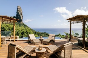 Outdoor pool, open 8:00 AM to 8:00 PM, sun loungers - Pousada Filó (Fernando de Noronha)