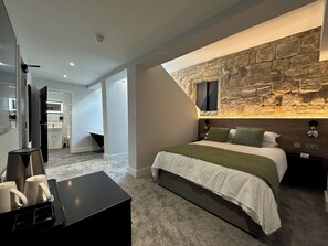 ستائر تعتيم ومكواة/لوح كي