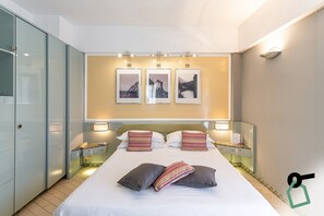 Minibar, in-room safe, desk, free WiFi - Hotiday Room Collection - Circeo (San Felice Circeo)